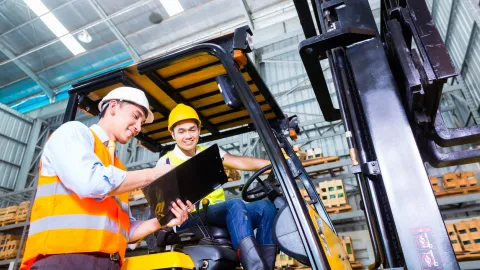 Banner Forklift_Website.png