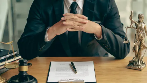 Banner paralegal.png